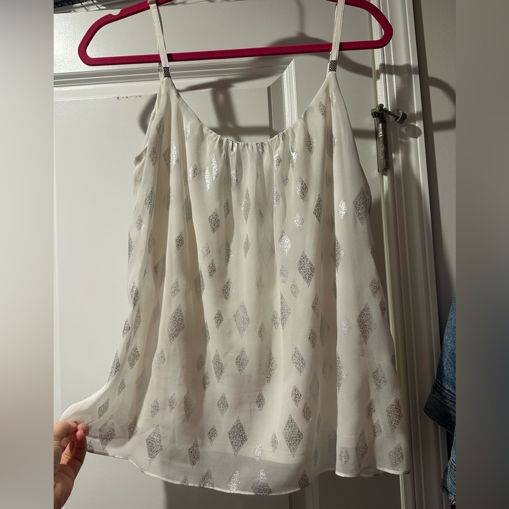 White House Black Market White and Silver Patterned Sleeveless Top